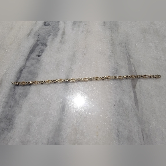 10kt Yellow Gold Blue Sapphire Stone Bracelet - Picture 10 of 12